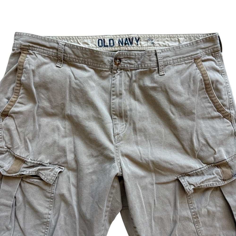 VTG! Old Navy Y2K Men's Cargo Pants Beige Size 42W x 30L Classic Relaxed Fit